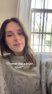 Joanna Hale's Instagram, Twitter & Facebook