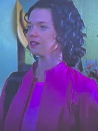 I love Madeline & Louise's outfits in this episode : r/GilmoreGirls