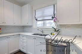 Black And White Roman Shades Kitchen White Roman Shade Above Kitchen Sink With Greek Key Grosgrain Ribbon Modern Sleek Affiliate Link Flat Roman Shade Custom Roman Shades Roman Shades