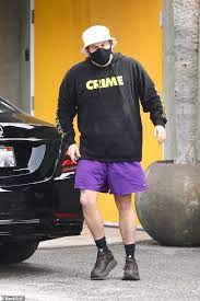 He has starred in blockbuster hits such as superbad (2007), knocked up (2007), forgetting sarah marshall (2008), get him to the greek (2010), 21 jump street (2012), this is the end (2013), 22 jump street. Jonah Hill Wears A Fisherman S Hat When Smoking Before A Gym Training In Los Angeles Eminetra Co Uk