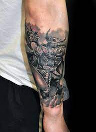 40 Minotaur Tattoo Designs Fur Manner Griechisch Mythologie Ideen Bull Tattoos Unique Tattoos For Men Minotaur Tattoo