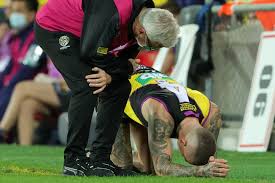 The tigers released a club statement on saturday confirming scans showed martin suffered the painful injury during his team's win over brisbane on friday night. P 1opzlnf5xrem