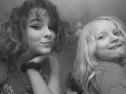 Nanette Dean's Instagram, Twitter & Facebook