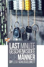 Geschenkidee für papa ihr wollt papa eine freude bereiten, habt aber noch keine zündende idee? Last Minute Geschenk F R M Nner Diy Lego Schl Sselbrett Geschenksidee F R Papa Zu Weihnachten Zum Vatertag Oder In 2020 Lego Key Holders Diy For Men Last Minute Gifts