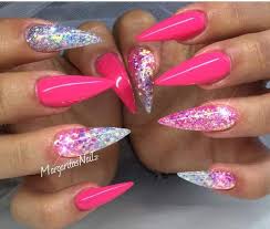 Ahead, we have 25 gorgeous short acrylic nail if you can't quite picture short acrylic nails, you're in luck. 21 Trendiest Pink And Red Nails To Explore Checopie