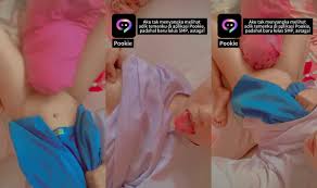 Indonesian Girl Playing With Her Boobs As She Dry Humps On Her Pillow -  Bangerscrib