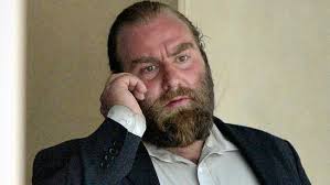 Stun gun accused granted web freedom