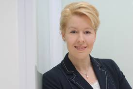 Explore tweets of franziska giffey @franziskagiffey on twitter. Bmfsfj Dr Franziska Giffey Gute Politik Beginnt Mit Dem Betrachten Der Wirklichkeit