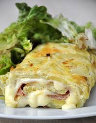 Omelette Roulee Facon Tartiflette Dans La Cuisine D Audinette Recettes De Cuisine Cuisine Omelette Roulee