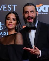تأجيل حفل زفاف ومحمد فراج وبنست شوقي كل هذه الفترة كان بسبب انشغال الثنائي بأعماله الفنية وخاصة محمد فراج. Ù…Ø­Ù…Ø¯ ÙØ±Ø§Ø¬ ÙˆØ¨Ø³Ù†Øª Ø´ÙˆÙ‚ÙŠ ÙŠØ­Ø³Ù…Ø§Ù† Ù…ÙˆØ¹Ø¯ Ø²ÙØ§ÙÙ‡Ù…Ø§ Ø§Ù„Ù…Ø¤Ø¬Ù„ Ù…Ù†Ø° Ø¹Ø§Ù…ÙŠÙ† Ø³ÙŠØ¯ØªÙŠ