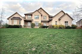 Lake Country Listings Having Huge Database Of Properties In Wisconsin Lake Homes Luxury Real Estate Real Estate Houses Lake House
