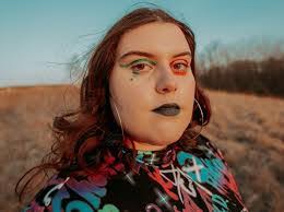 Teri Underhill's Instagram, Twitter & Facebook