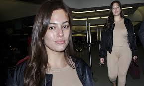 Make-up free Ashley Graham ditches the glamour in LA | Daily Mail Online