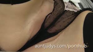 我想干的辣妈阿比享受一下电话性爱的乐趣在线观看