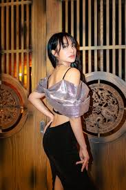 Mỗi lần cô nàng chia sẻ hình ảnh bản thân trên trang cá nhân đều khiến người hâm mộ phải xuýt xoa ngưỡng mộ thân hình hoàn hảo đó. Yaya TrÆ°Æ¡ng Nhi Khoe Vong 3 Gá»£i Cáº£m Há»™i Ngá»™ Cung Diá»…n Vien Anh DÅ©ng Sao Viá»‡t Viá»‡t Giáº£i Tri