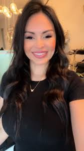 Vanessa Brink's Instagram, Twitter & Facebook