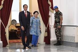 Megawati memberikan gambaran dirinya masuk pemerintahan sudah memiliki pengalaman di dpr dalam membuat perundangan. Megawati Tak Setuju Menteri Muda Apa Kata Partai Koalisi Jokowi Tirto Id