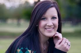 Robin Doan's Instagram, Twitter & Facebook