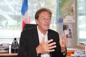 De 2018 à 2020, il est conseiller communautaire délégué au développement de l'économie touristique de la communauté d'agglomération de la baie de somme. Henri Sannier J Ai Envie De Crier A L Injustice Pour L Amiens Sc