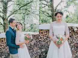 Check spelling or type a new query. Diy Hochzeit Rustikal Originelles Scheunenfest Im Kurzen Spitzenkleid