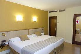 From this convenient location, guests can access the very best of madrid's tourist attractions and business points of interest. Hotel Los Condes Ab 63 1 1 8 Bewertungen Fotos Preisvergleich Madrid Spanien Tripadvisor