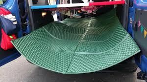 車中泊の便利グッズでおすすめなのは 100均や自作でも快適な車に