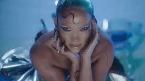 Remember to use the share button. Jennifer Lopez S In The Morning Beauty And Makeup Looks Grazia