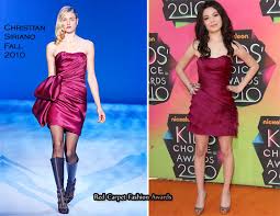 Ontdek de perfecte stockfoto's over miranda cosgrove 2010 en redactionele nieuwsbeelden van getty images kies blader door de 1.271 miranda cosgrove 2010 beschikbare stockfoto's en beelden, of. 2010 Nickelodeon Kids Choice Awards Miranda Cosgrove In Christian Siriano Red Carpet Fashion Awards
