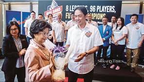 Apart from making dr siti hasmah's biography as the main reference, we will also ask her to share with us incidents with dr mahathir which are not in the book. Dr Siti Hasmah Reminisces The Time She Was Bam Patron Maycham China In Shanghai