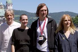 Am 05.08.2021, ab 22:10 uhr bei servustv Festspiele Buhlschaft Mit Stoppelfrisur Salzburg Orf At