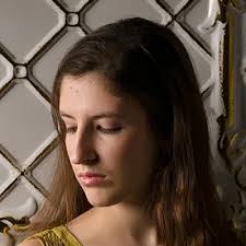 Christine Siampos (@_caelophile)