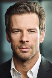 Carson Gage Hernandez : biographie, filmographie, photos & vidéos