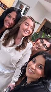 We had a surprise visitor at the salon tonight, and we couldn't be happier  💕