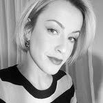 Tamara Lay's Instagram, Twitter & Facebook