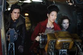 Mortal engines takes place after the sixty minute war has brought humanity to the brink, and the world's metropolises have escaped from their locations. Mortal Engines Review Metropocalypse Now Rolling Stone
