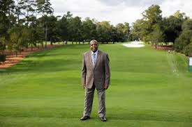Lee elder, the first black man to play at the masters, has made a monumental contribution to golf and will appear alongside nicklaus and player at the 2021 event. Lee Elder Named Honorary Starter Will Join Jack Nicklaus Gary Player In 2021