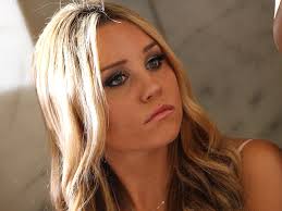 Amanda Bynes leaves rehab, plans to study fashion