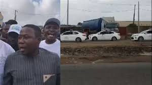 Cars and property worth millions of naira were destroyed in an attack on the home of yoruba nation agitator sunday adeyemo, also known as sunday igboho. Sunday Igboho House And Cars Sunday Igboho Biography Net Worth Phone Number Sunday Igboho Dey Address Media Pipo On Im House Wey Burn Down For Ibadan Ojan Dewantara