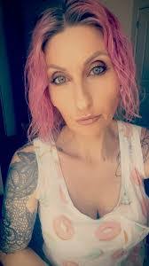 Alina Burroughs's Instagram, Twitter & Facebook