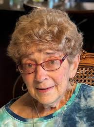 Aileen Putnam's Instagram, Twitter & Facebook