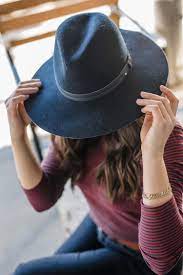 Styling Wide Leg Jeans For Fall My Style Vita Wide Brim Fedora Wide Leg Jeans Wide Brim Hat