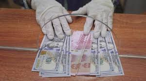 Apabila nilai tukar rupiah terus melemah terhadap mata uang asing, ini akan merugikan pengusaha. Ketegangan As China Tekan Rupiah Ke Rp14 755 Per Dolar As