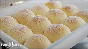Then add in the milk, butter and tangzhong. Fluffy Japanese Milk Bread Recipe The Softest Dinner Rolls Recipe ãµã‚ãµã‚ãƒŸãƒ«ã‚¯ãƒ'ãƒ³ Youtube