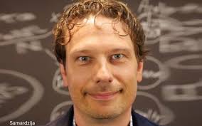 AT&T, Gallaudent Create 5G Helmets To Make Football More Inclusive  10/26/2023