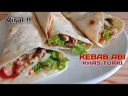 Kebab ayam pelalah ayam pelalah khas bali enggak hanya bisa disantap dengan nasi, tapi juga jadi isian kebab, lo. Viral Kebab Abi Khas Turki Dengan Isian Daging Ayam Ala Rumahan Youtube Di 2021 Resep Makanan Kebab Resep
