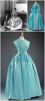 Turquoise Gown With Matching Bolero Jacket Designed By Norman Hartnell Worn By H M Queen Elizabeth Ii To The Weddi Queen Dress Royal Dresses Vintage Dresses