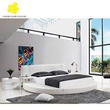 Nous retrouvons encore ici du blanc et du doré, mais ce qui est le plus marquant dans cette chambre, c'est son élément principal: Cadre De Lit Rond Taille King Moderne Article Neuf C551 Buy Lit King Size Lit Rond King Size Cadre De Lit King Size Product On Alibaba Com