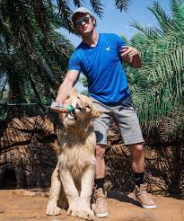 Kaylee Micheals And Logan Paul Meet At A Club After Her Friends Intro Fanfiction Fanfiction Amreading Books Wa In 2020 Logan Paul Logan Jake Paul Logan Paul Kong