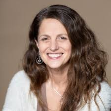 Vicki Schauer's Instagram, Twitter & Facebook