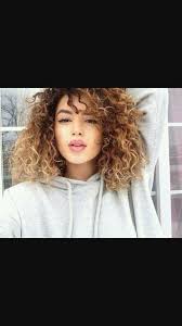 Balayage In Short Curly Hair Curly Hair Styles Hair Styles Ombre Curly Hair